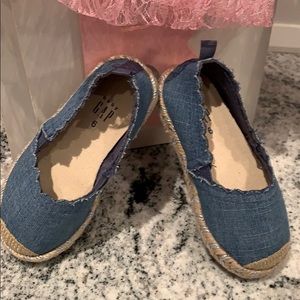 Gap kid’s espadrilles in denim.